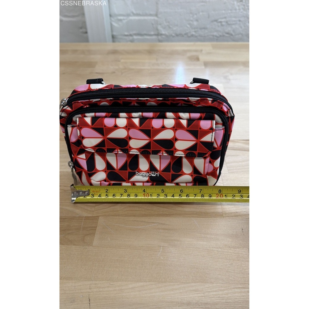 Baggallini Red Pink Heart Print Nylon Crossbody Travel Bag Small - Picture 8 of 8